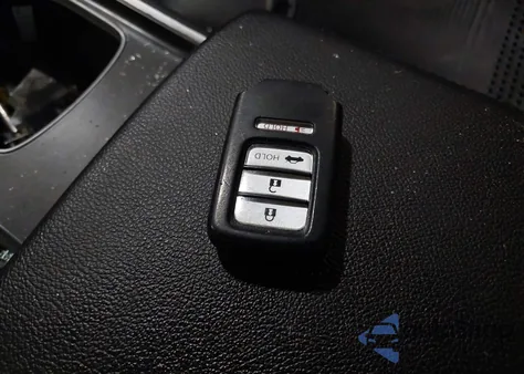 2020 Honda Accord Sport z USA, uszkodzony, nr VIN 1HGCV1F33LA098821